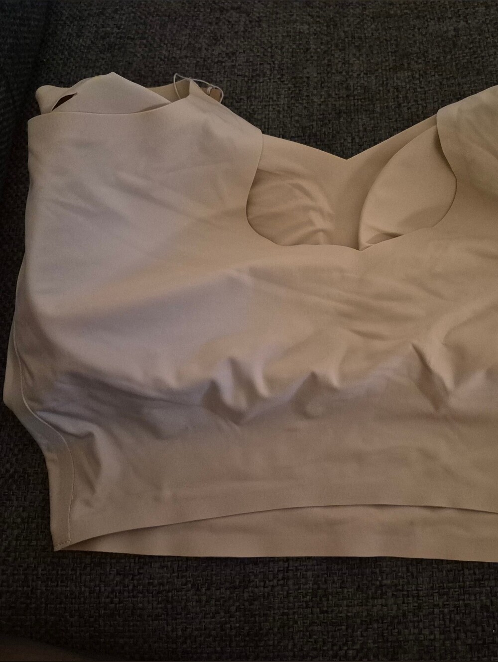 Skims Naked Plunge Tank Bra In Sand - Picture 3 of 4
